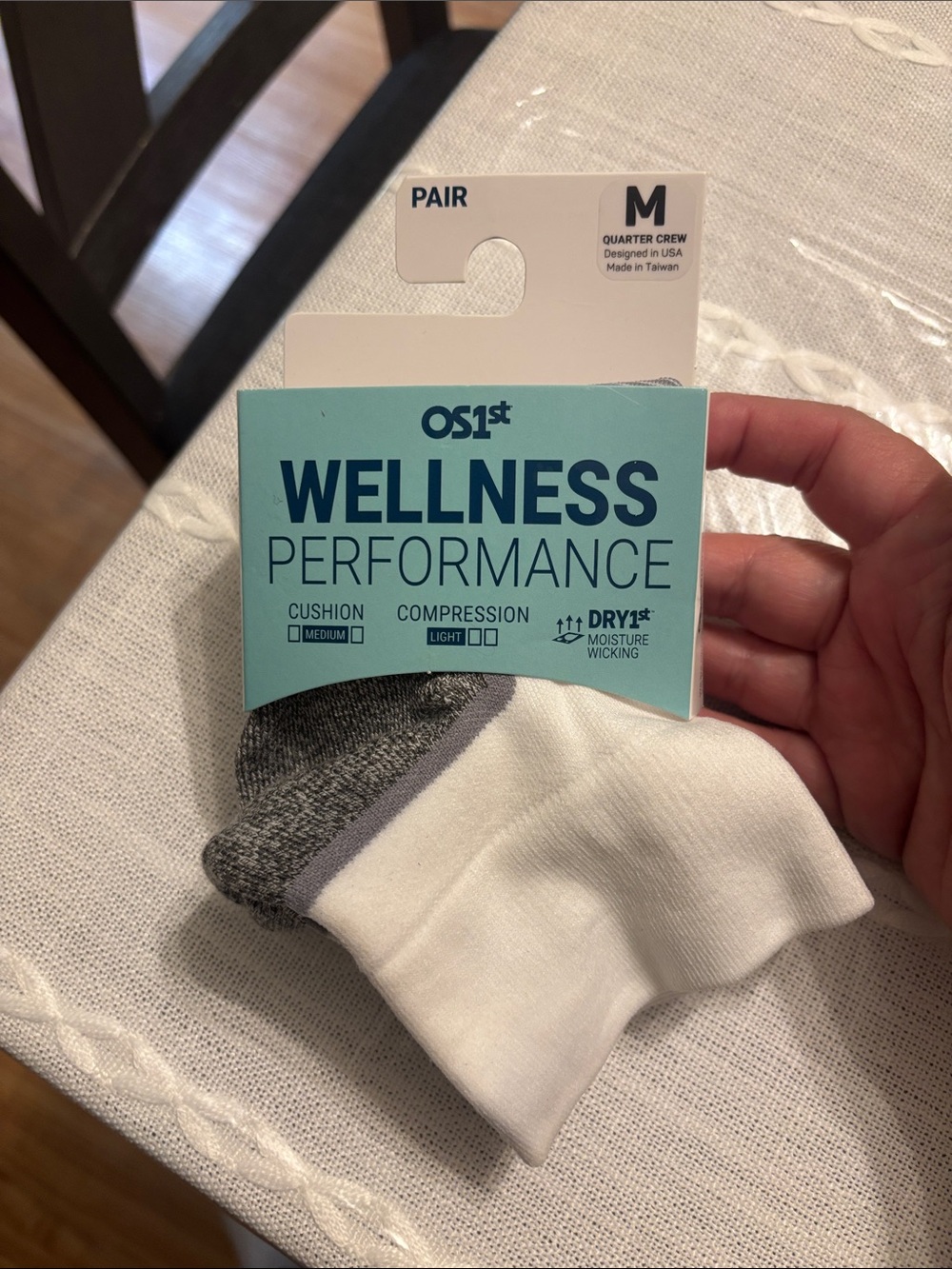 Diabetic friendly Wellness Performance Quarter Crew Socks - White & Gray, M